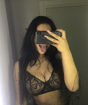 💋
У меня есть много возможностей, чтобы подарить тебе незабываемые эмоции и наслаждение. Мои услуги включают классический секс, оральные ласки, ролевые игры, эротический массаж и многое другое. Со мной ты окунешься в мир наслаждения и сексуальных фантазий. 😉
Я живу в Москве, и у меня есть собственное уютное и комфортабельное место для встреч. Ты можешь приехать ко мне, и я сделаю все, чтобы ты чувствовался как дома. А если ты предпочитаешь, я могу приехать к тебе в отель или апартаменты. 🏨
Мои клиенты всегда остаются довольными и возвращаются ко мне снова и снова. Я гарантирую тебе полный комфорт и конфиденциальность. Ты можешь посмотреть мои фото, чтобы убедиться, что ты выбираешь лучшее. 📷
Не упускай свой шанс провести незабываемое время со мной. Свяжись со мной сейчас, и я устрою тебе настоящий сексуальный праздник. Жду тебя, мой мужчина! 💕 Полинка